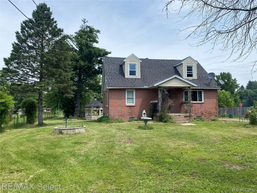 5151 Kendall Drive, Burton, MI 48509 - #3