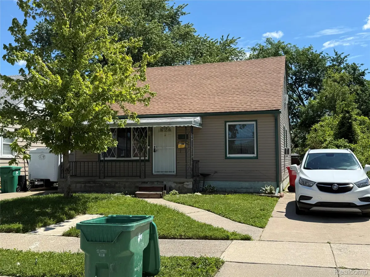24646 Grove Avenue, Eastpointe, MI 48021 - #1