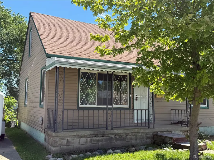 24646 Grove Avenue, Eastpointe, MI 48021 - #2