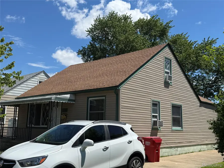 24646 Grove Avenue, Eastpointe, MI 48021 - #3