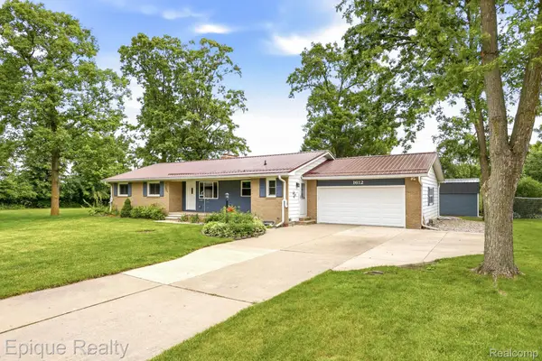 1612 Saint Marys Court, Essexville, MI 48732