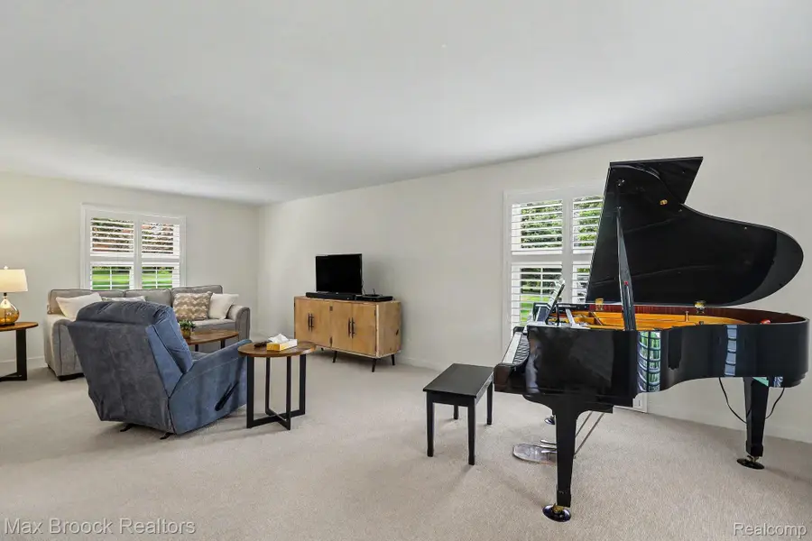2020 Wickford Court, Bloomfield, MI 48304 - #3