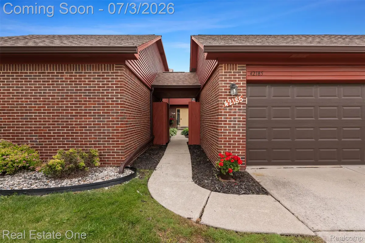 42185 Lochmoor Street, Clinton Township, MI 48038 - #1