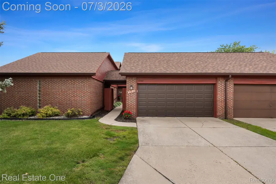 42185 Lochmoor Street, Clinton Township, MI 48038 - #2