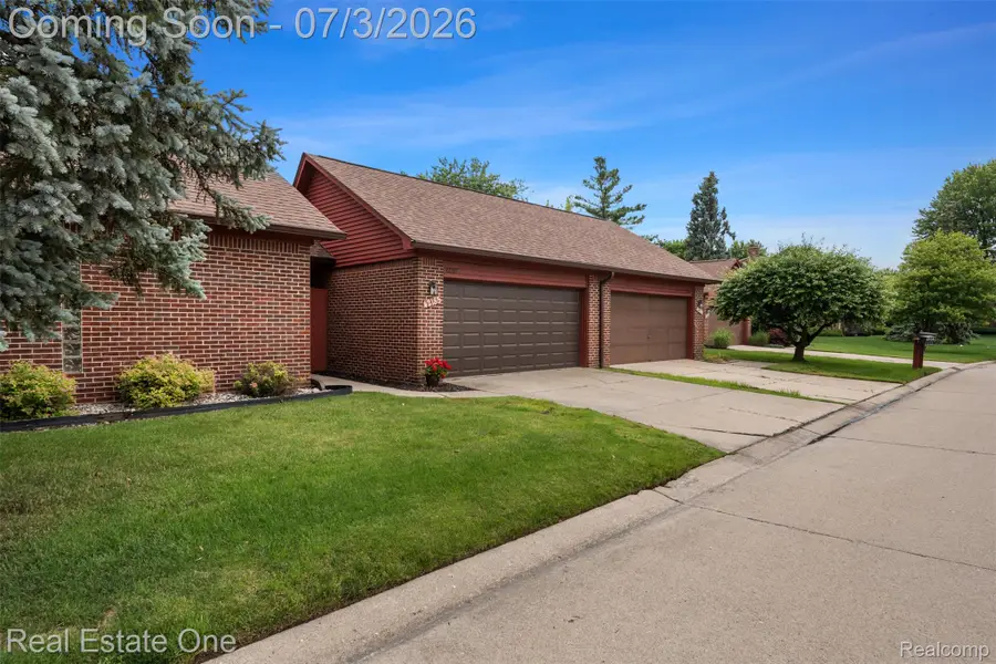 42185 Lochmoor Street, Clinton Township, MI 48038 - #3