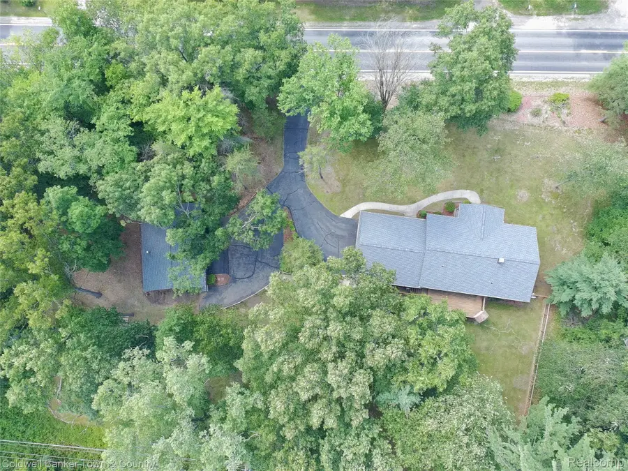 5211 Strawberry Lake Road, Hamburg, MI 48189 - #3