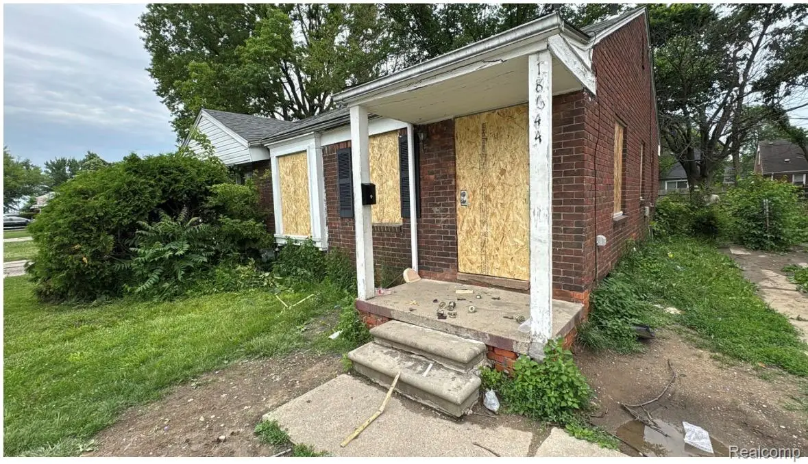 18644 Kelly Road, Detroit, MI 48224 - #1
