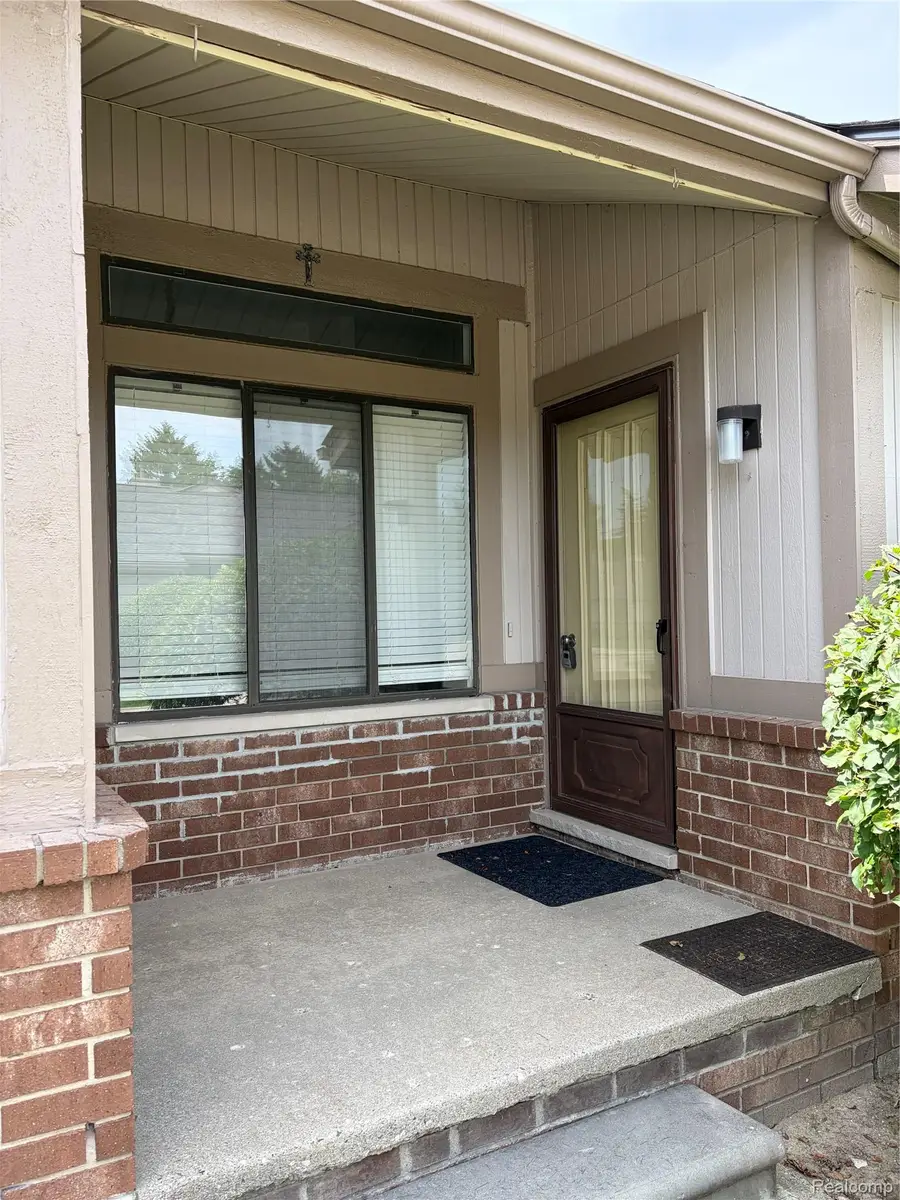 38763 Windmill Pointe N, Clinton Township, MI 48038 - #2