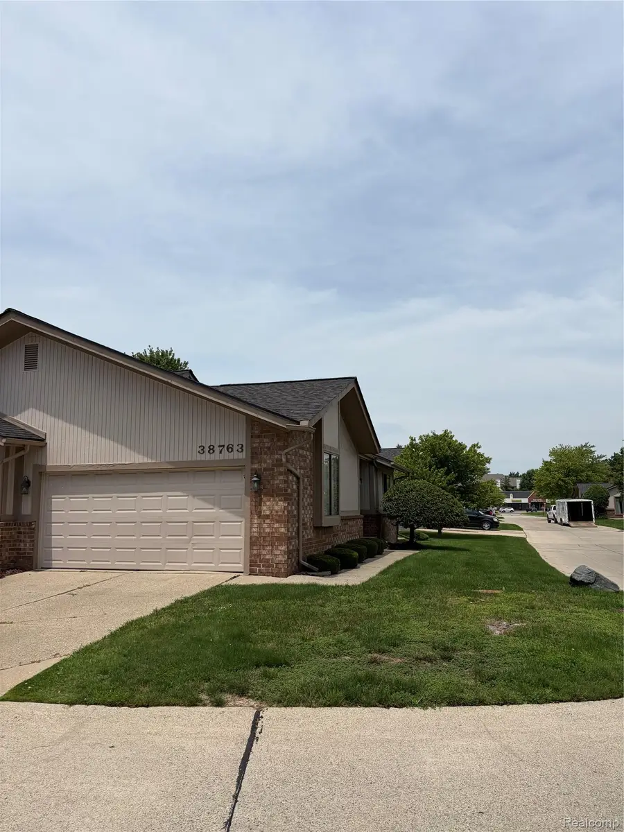 38763 Windmill Pointe N, Clinton Township, MI 48038 - #3