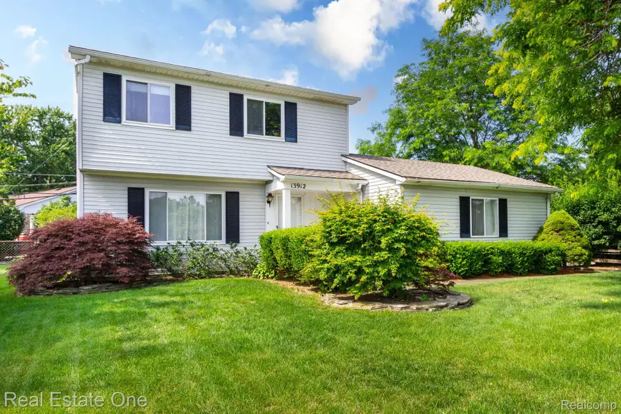13912 Clinton River Road, Sterling Heights, MI 48313 - #2