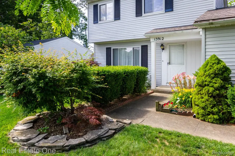 13912 Clinton River Road, Sterling Heights, MI 48313 - #3