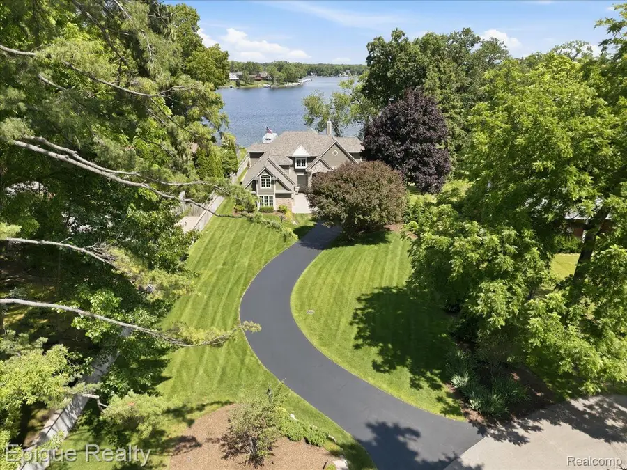 4312 Sashabaw Road, Waterford, MI 48329 - #2
