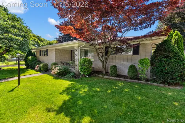 17048 Harbor Hill Drive, ClintonTownship, MI 48035