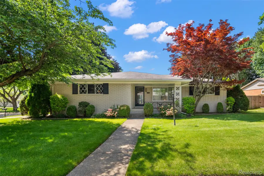 17048 Harbor Hill Drive, Clinton Township, MI 48035 - #3