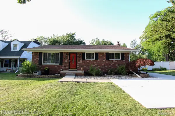 9162 Whitall Lane, GrosseIle, MI 48138