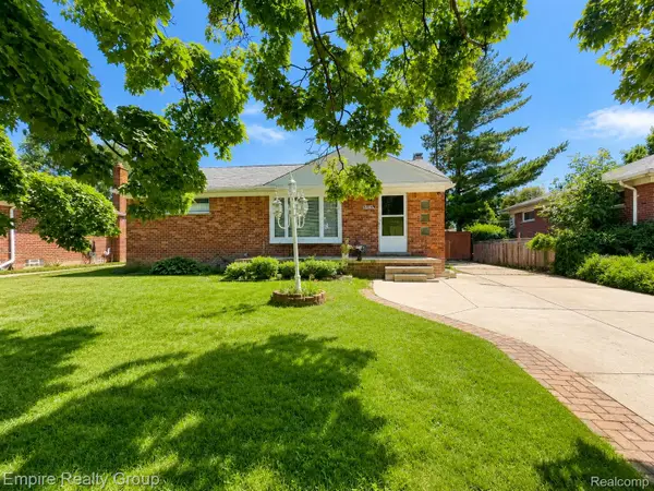 905 N Esplanade Street, MtClemens, MI 48043