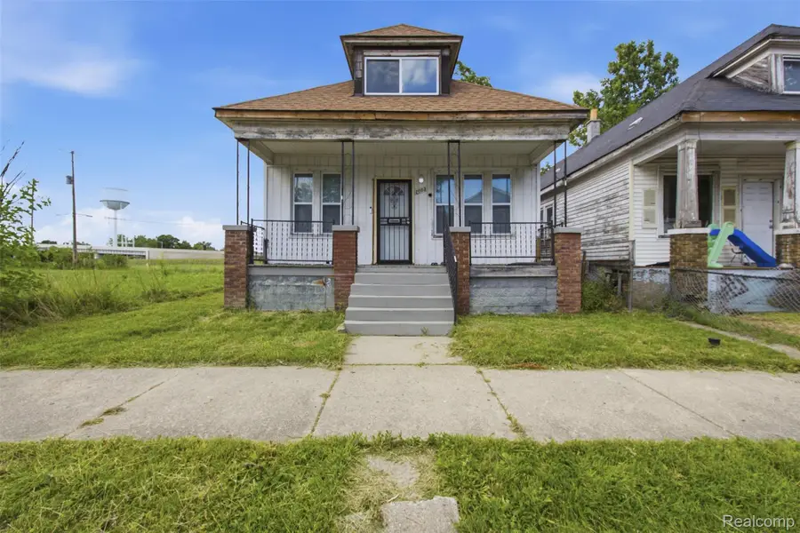 2003 Dearing Street, Hamtramck, MI 48212 - #2