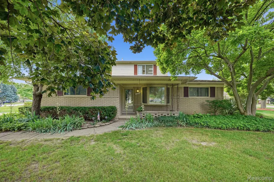 17320 Brill Drive, Clinton Township, MI 48035 - #2