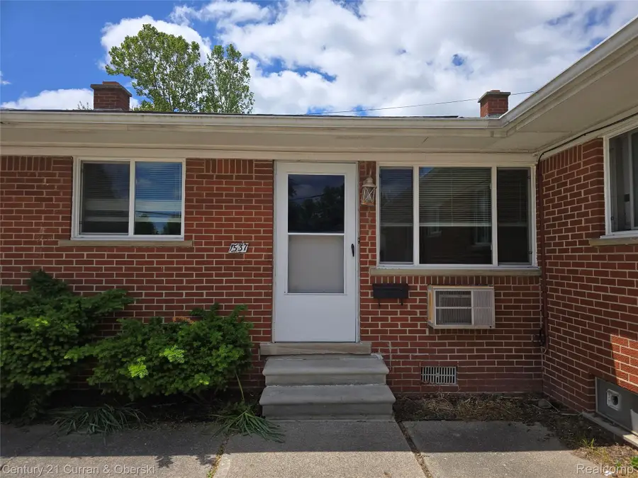 1521 Electric Avenue, Lincoln Park, MI 48146 - #2