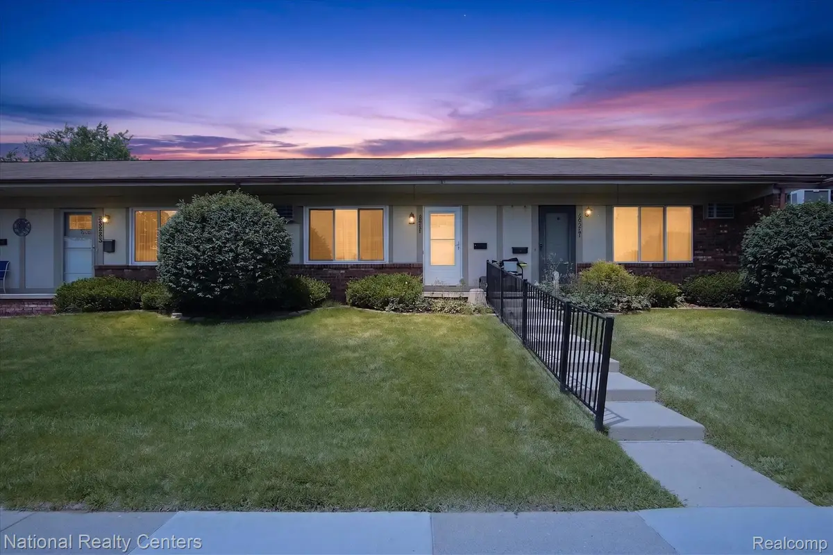 25245 Franklin Terrace #3, South Lyon, MI 48178 - #1