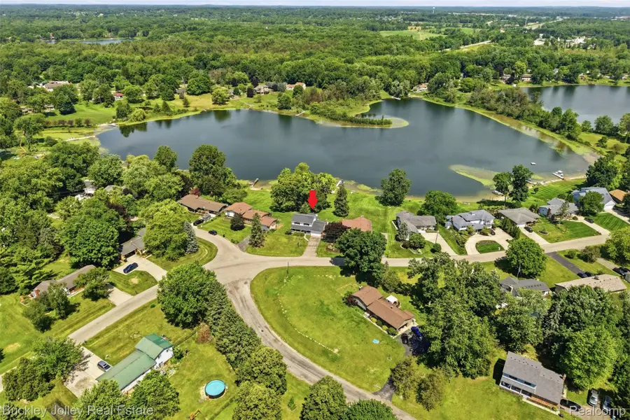 10507 Lafollette Drive, Brighton, MI 48114 - #2