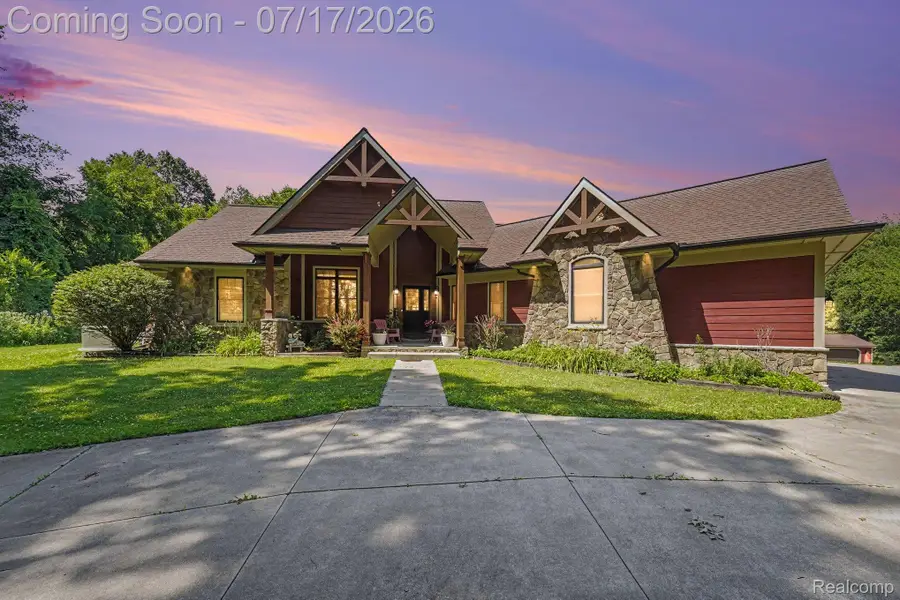 2250 E Coon Lake Trail, Howell, MI 48843 - #2