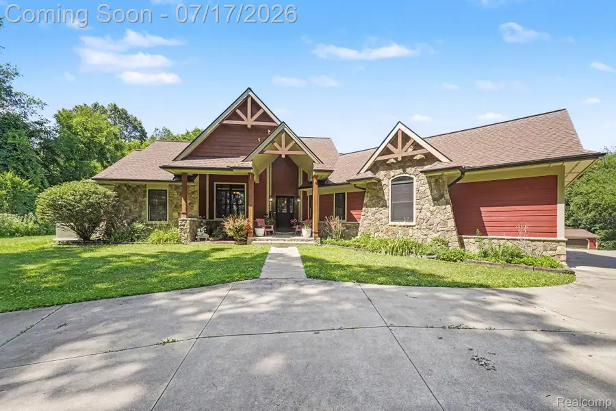 2250 E Coon Lake Trail, Howell, MI 48843 - #3