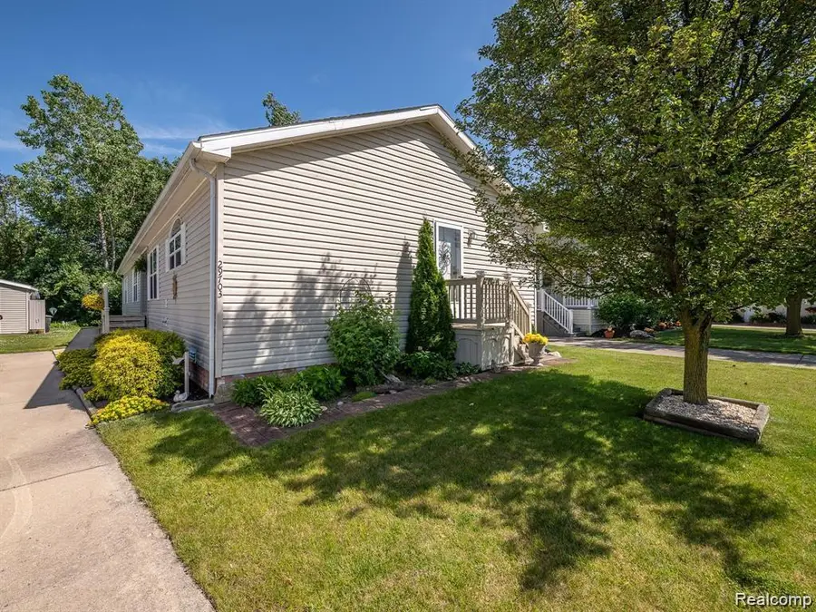 29703 Vinewood Lane, Gibraltar, MI 48173 - #2