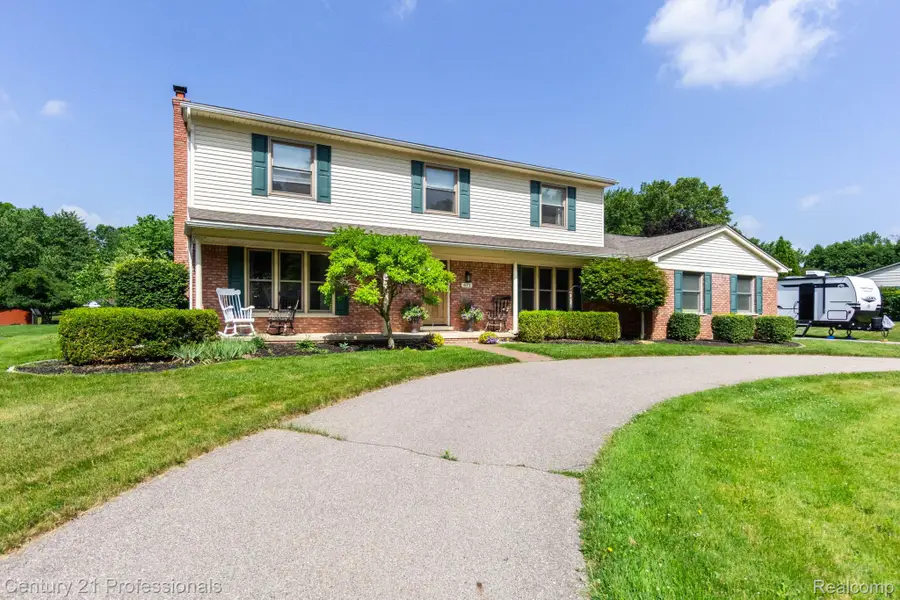 671 Bridgestone Drive, Rochester Hills, MI 48309 - #2