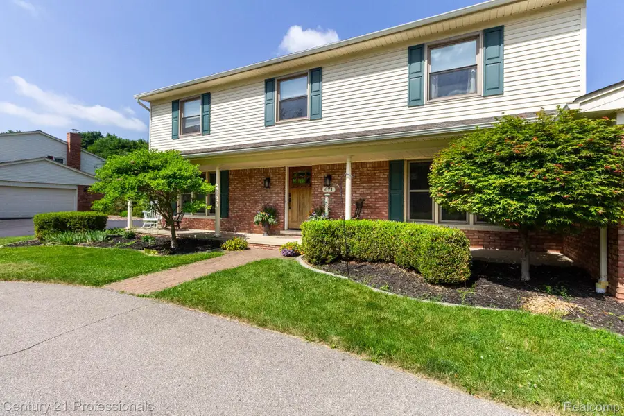 671 Bridgestone Drive, Rochester Hills, MI 48309 - #3