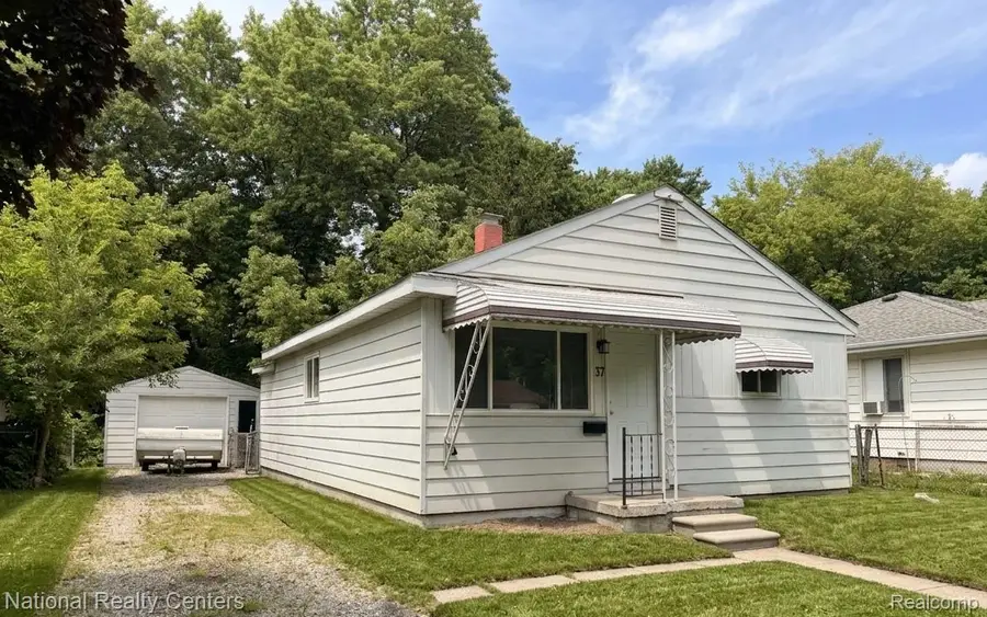 37 E Brooklyn Avenue, Pontiac, MI 48340 - #2