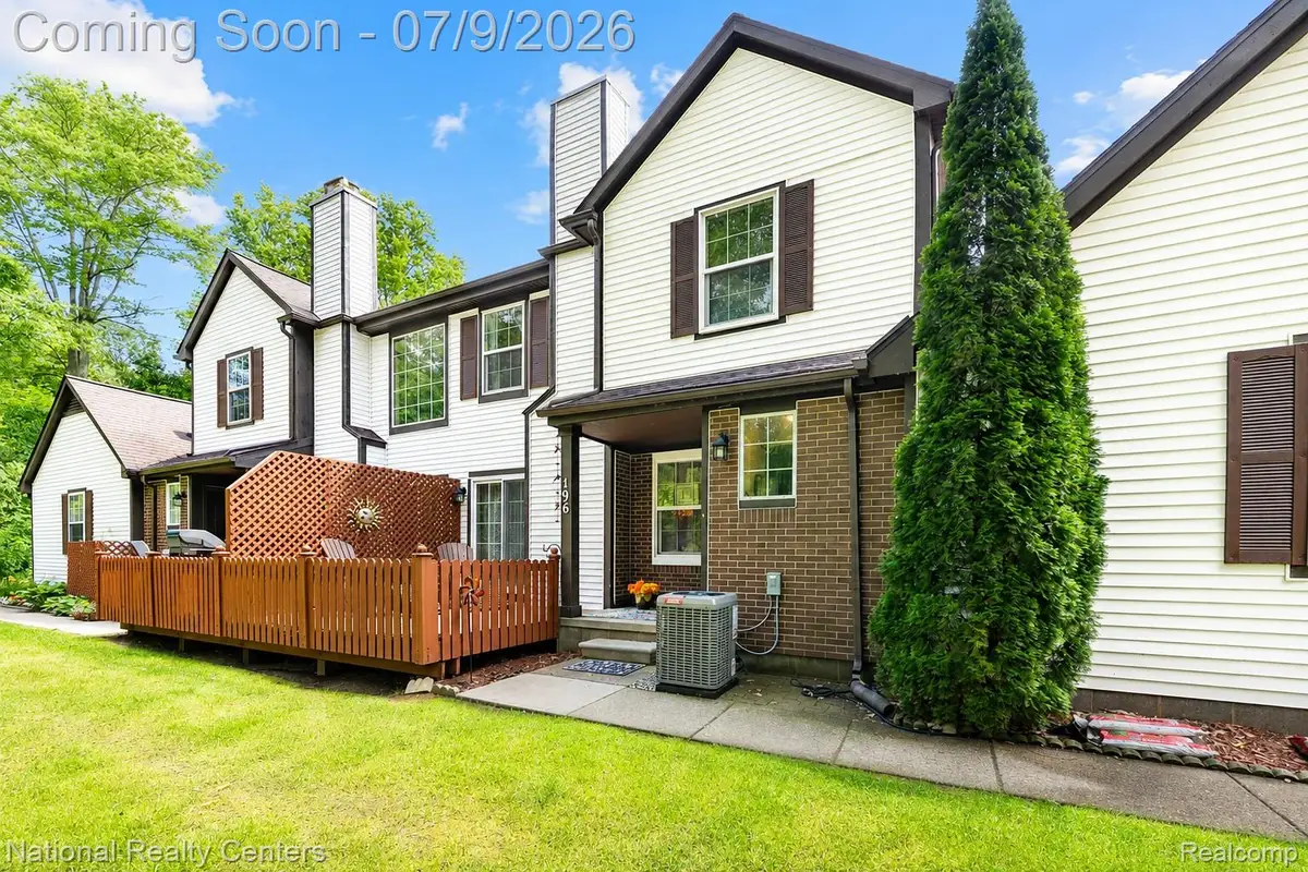 196 Barrington Circle, Orion, MI 48360 - #1
