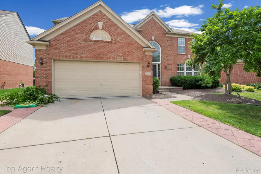 33780 Stonecrest Drive, Sterling Heights, MI 48312 - #2
