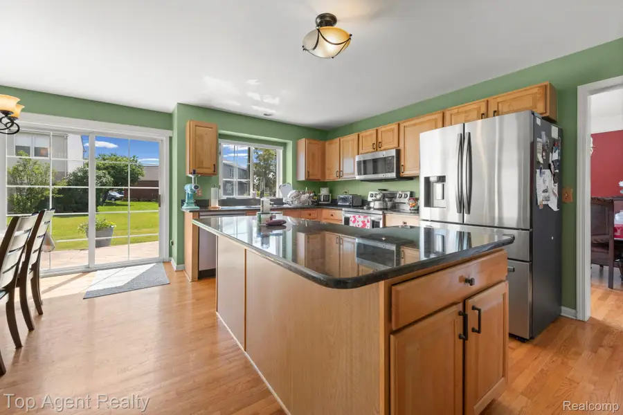 33780 Stonecrest Drive, Sterling Heights, MI 48312 - #3