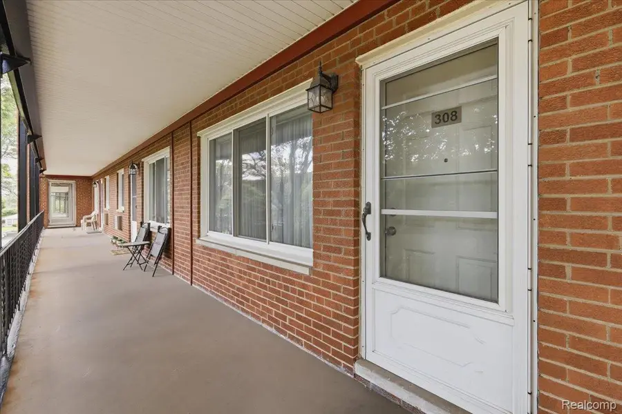 2915 W 13 Mile Road #308, Royal Oak, MI 48073 - #2