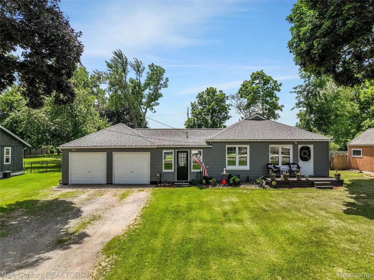 5763 Graves Street, Waterford, MI 48327 - #1