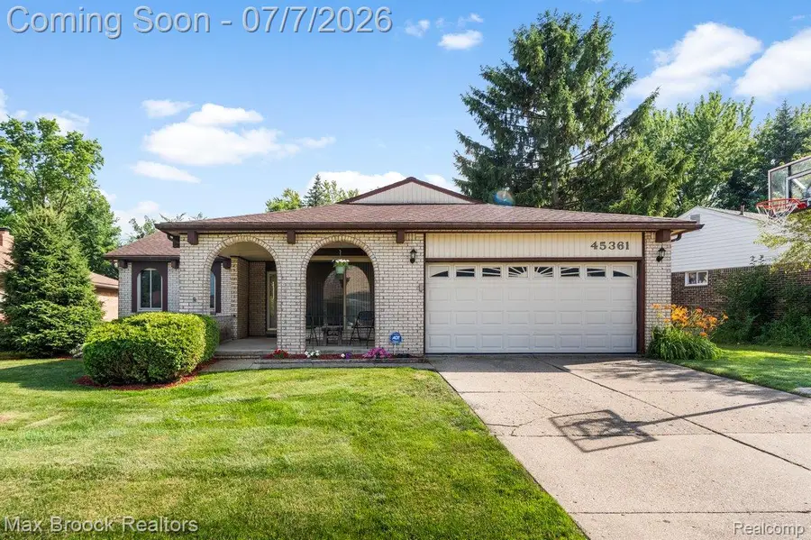 45361 Indian Creek Drive, Canton, MI 48187 - #2