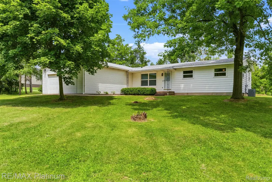 8370 W Rolston Road, Linden, MI 48451 - #3