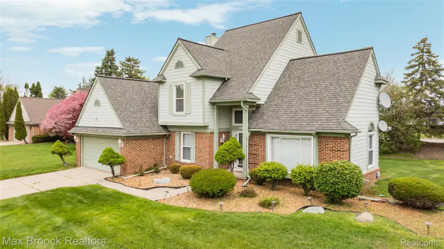 39456 Squire Road, Novi, MI 48375 - #2