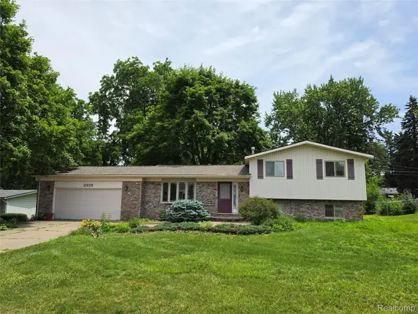 2935 Shawnee Lane, Waterford, MI 48329
