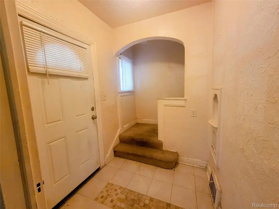 51 Dakota Street, Pontiac, MI 48341 - #2