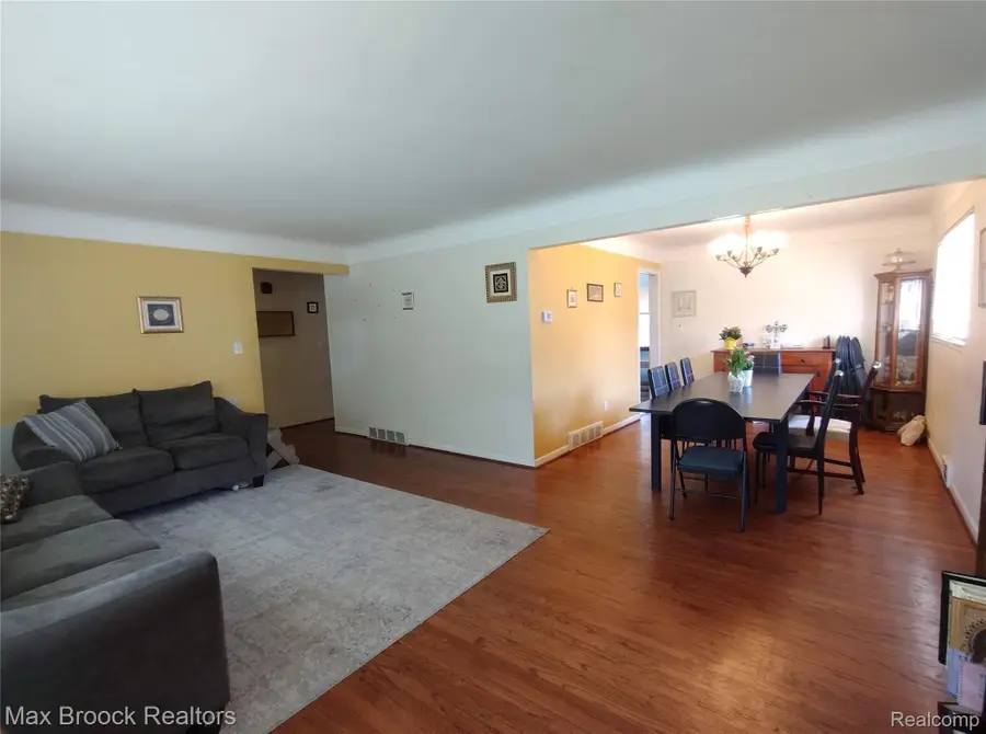 25210 Ridge Cliff Drive, Southfield, MI 48075 - #3