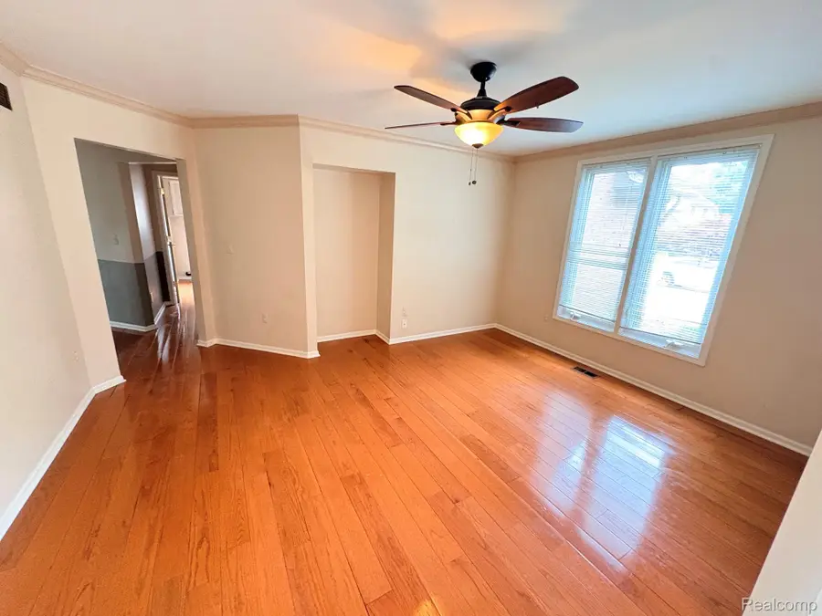 43336 Herring Drive, Clinton, MI 48038 - #3
