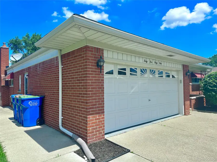 4541 Marlow Drive, Warren, MI 48092 - #3