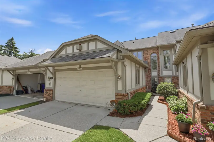 42289 Saratoga Circle #8, Canton, MI 48187 - #2