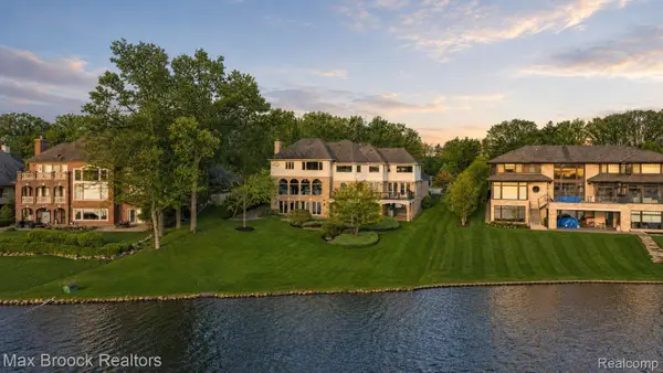 1832 Long Lake Shore Drive, BloomfieldHills, MI 48302