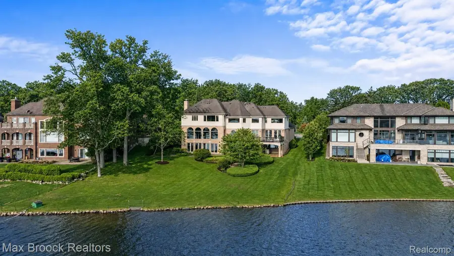 1832 Long Lake Shore Drive, Bloomfield, MI 48302 - #2
