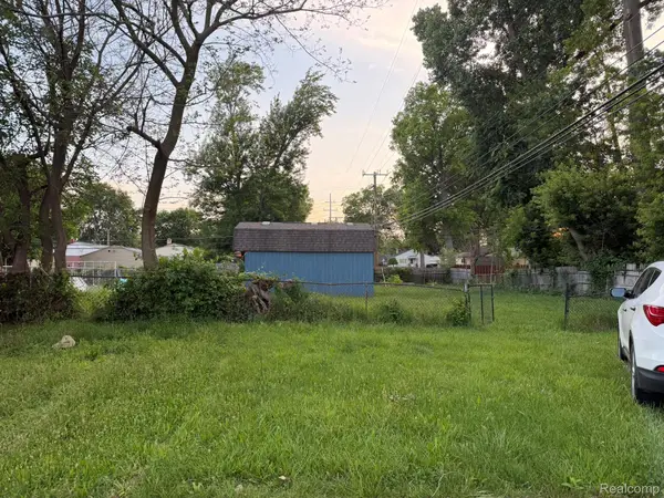 5775 N Dowling, Westland, MI 48185
