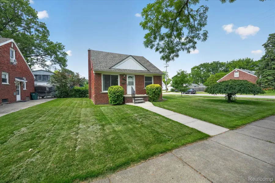 14010 Hart Street, Oak Park, MI 48237 - #2