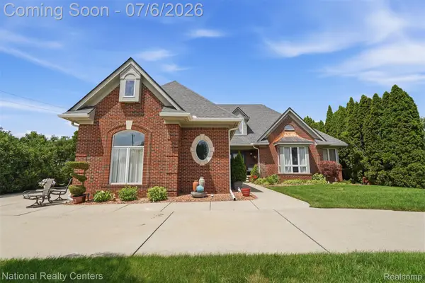 20175 Gill Road, Livonia, MI 48152